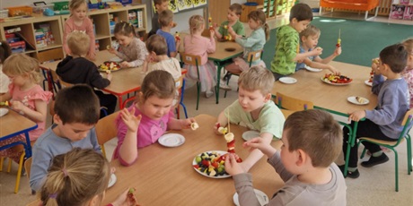 Powiększ grafikę: owocowe-szaszlyki-622150.jpg